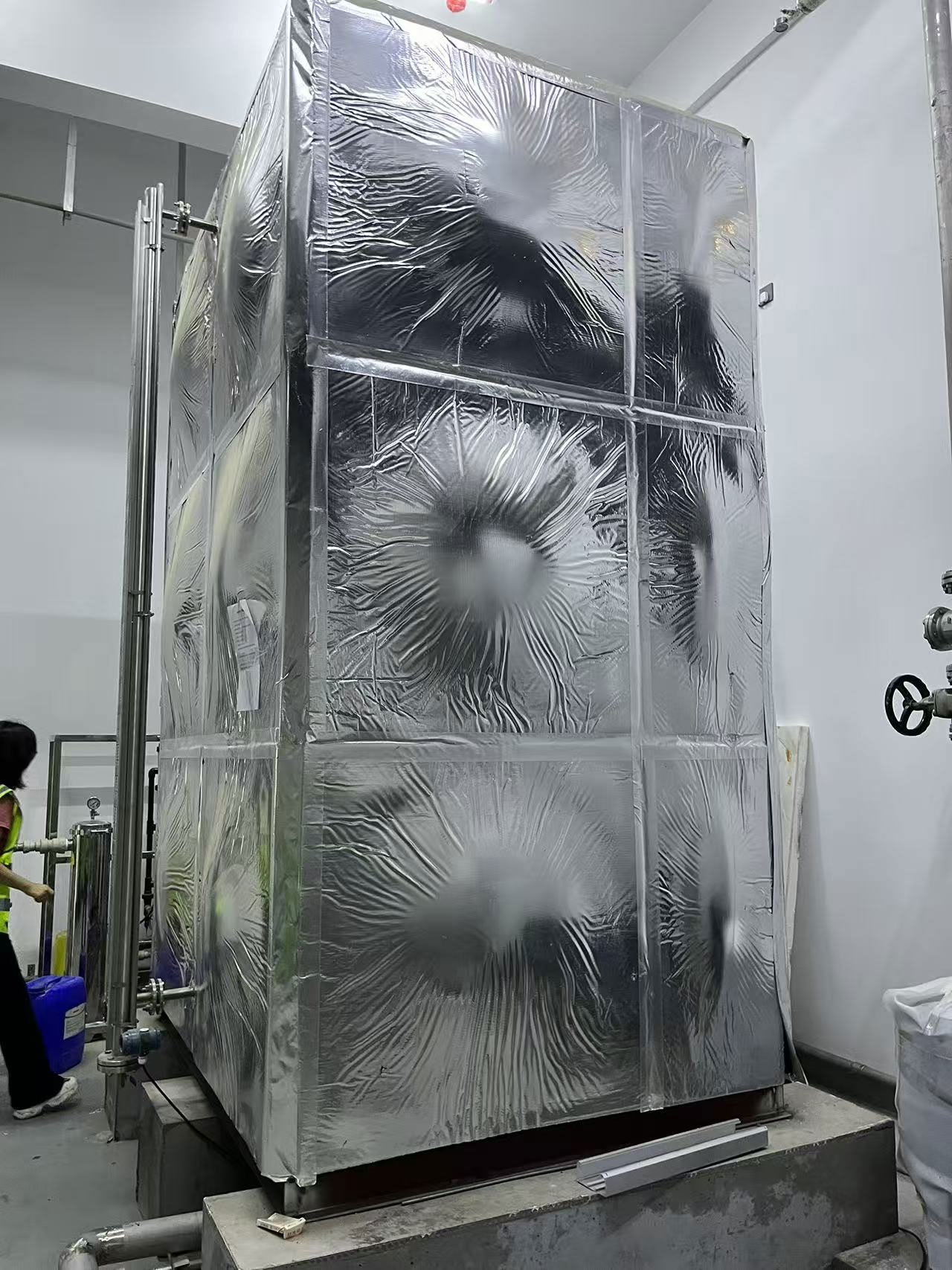 26.A-water-tank-customized-for-a-laboratory-of-a-top-tier-university