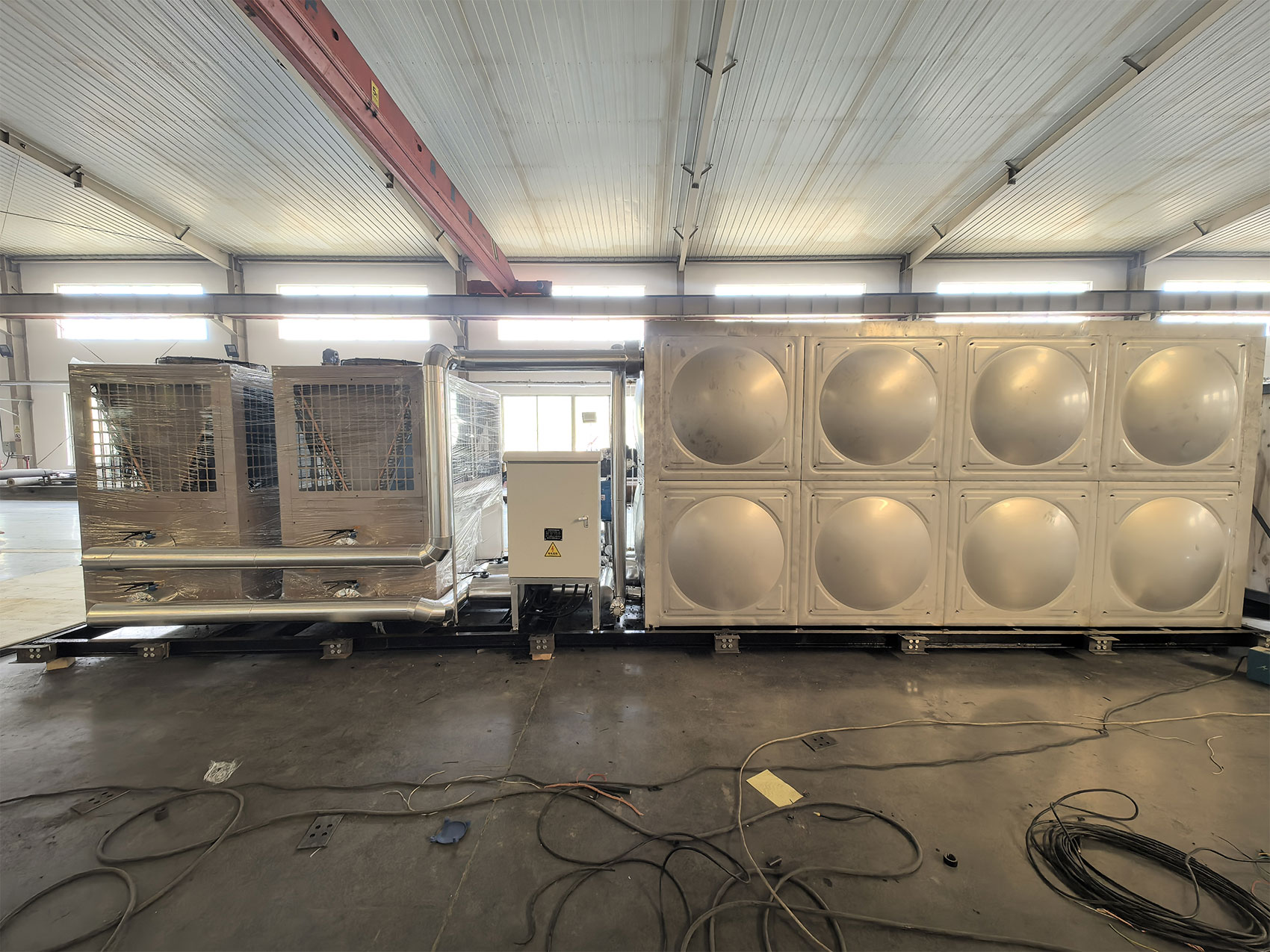 14.Custom-designed-air-cooled-heat-pump-units-for-the-Shanghai-project-shopping-mall