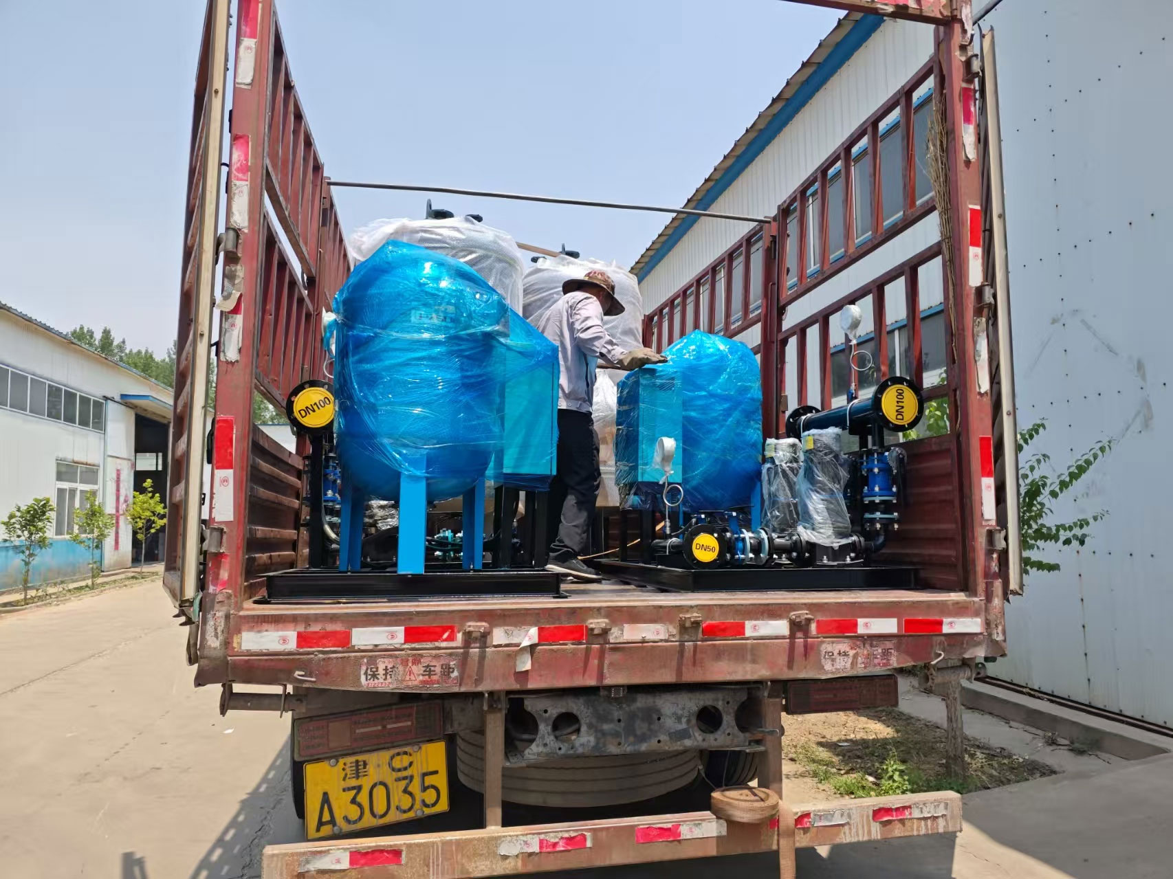 10.First-batch-of-equipment-commissioning-at-a-leading-brand-beverage-factory
