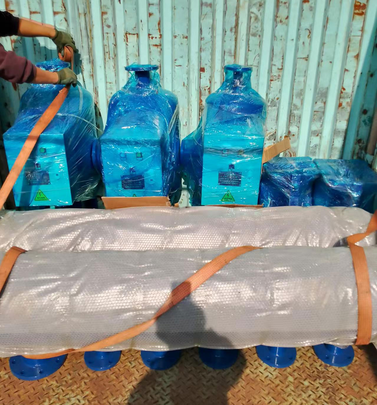 11.1Guangzhou-cylinder-assembly-complete-equipment-delivery
