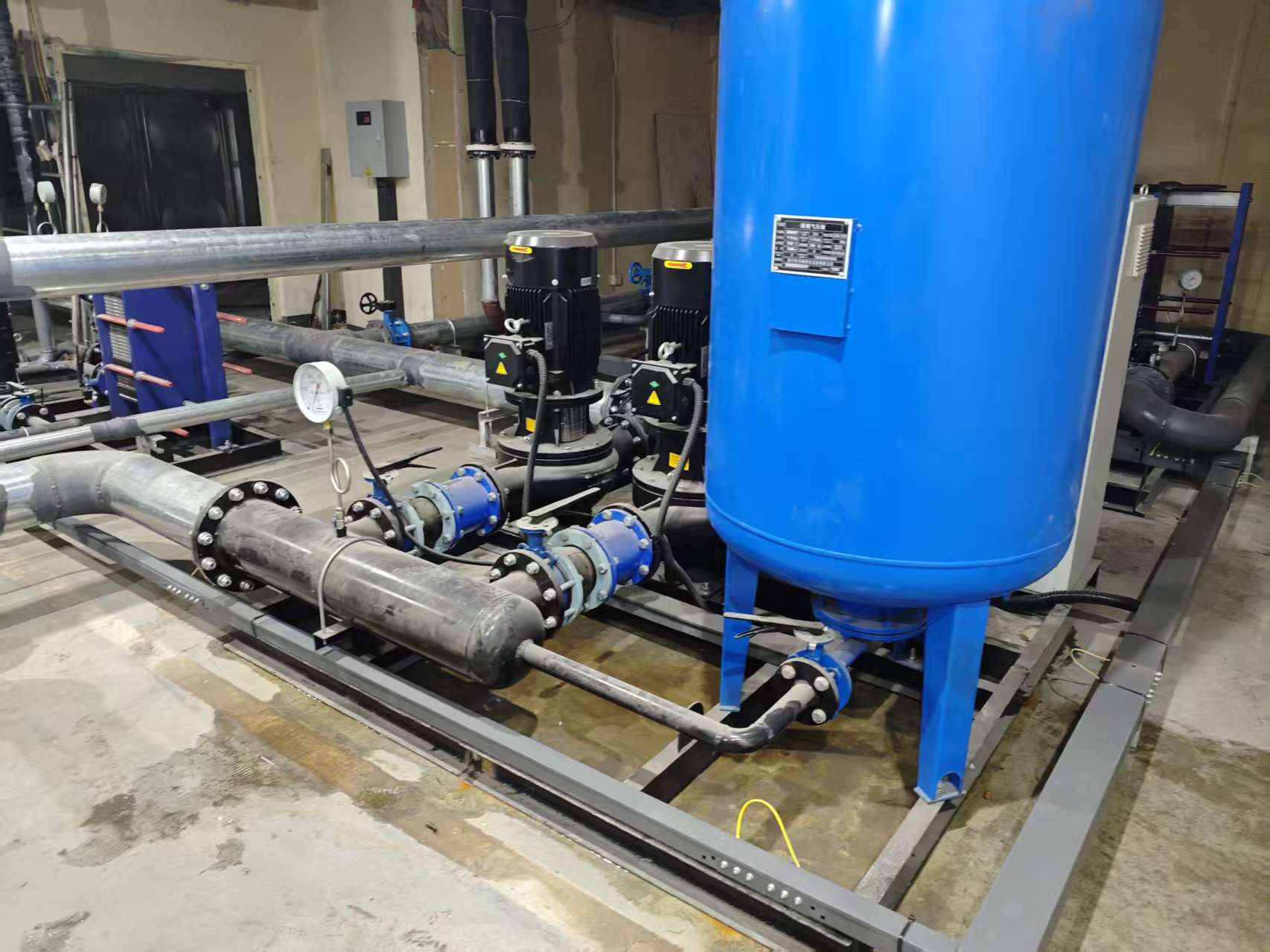32.Commissioning-of-heat-exchanger-room-in-Taiyuan-residential-area